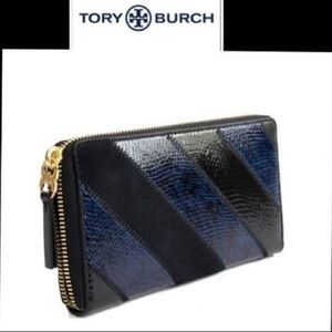 TORY BURCH SNAKE SUEDE WALLET.
